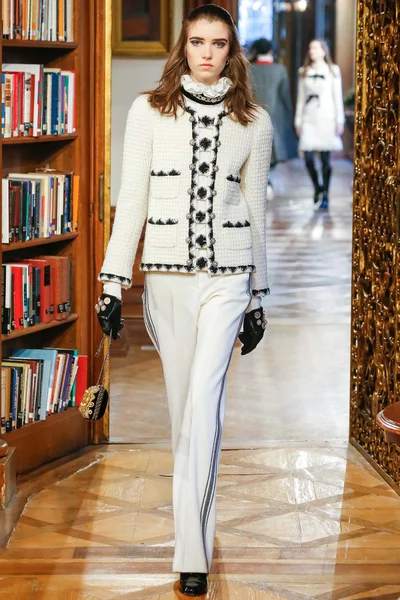 Look 27